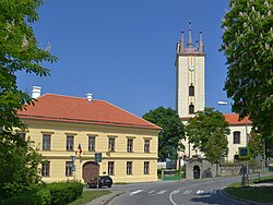 Podivín - radnice a kostel obr02